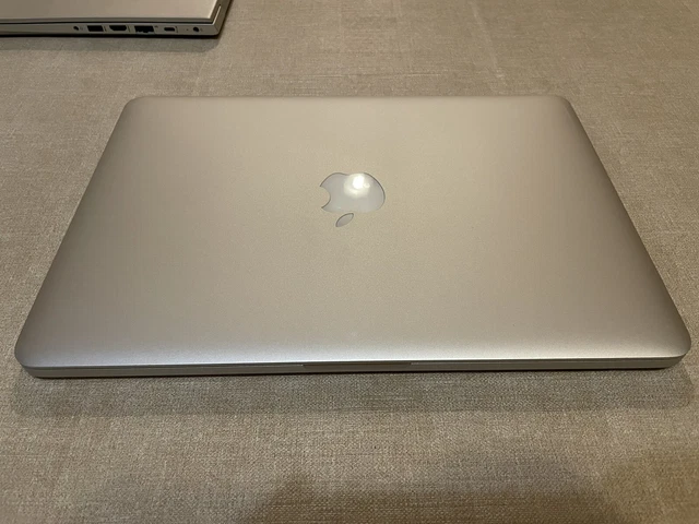 Apple MacBook Pro 13,3" (256GB SSD, Intel Core i5 2,7GHz, 8GB RAM) 3