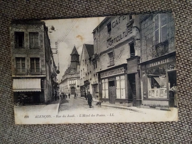 Cpa AlenãOn Rue Du Judi L Hotel Des Postes