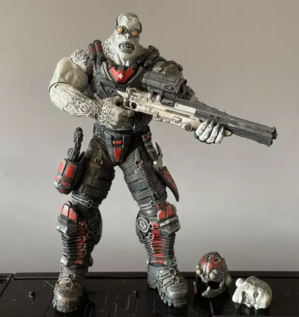 Neca Gears Of War 2 Locust Hive Drone Sniper w/ Helmet 7" Action Figure