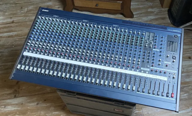 YAMAHA MG 32/14fx Table mixage analogique état neuf, idéal groupe