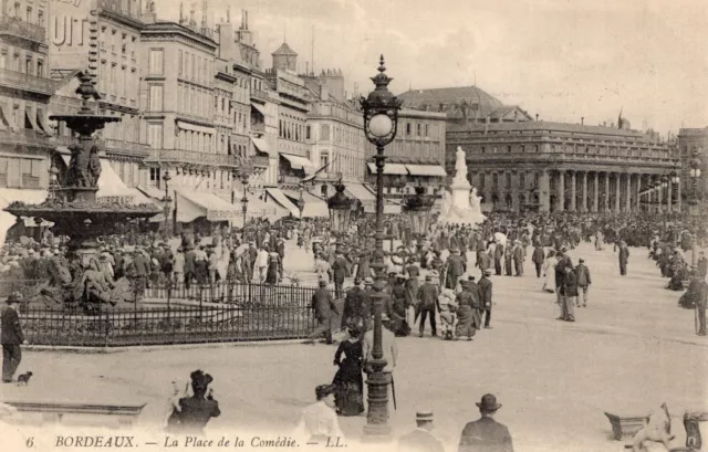 *6118 cpa Bordeaux - La Place de la Comédie