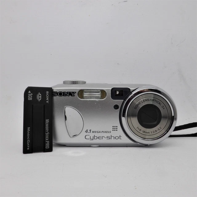 SONY Cyber-Shot DSC-P73 4.1 MP Fotocamera Digitale Compatta Vintage Sony Lens 3x 12