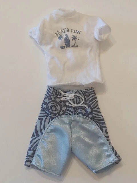 Barbie outfit - Ken beach fun, pantaloncini costume azzurro e t shirt, anni 2000
