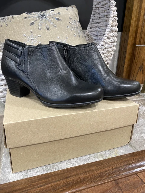 Clarks valarie 2 deals ashly women's ankle boots