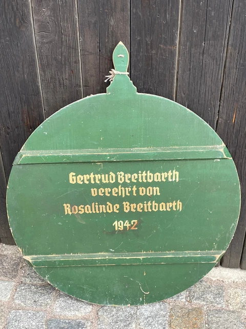 2/6/1122  großes rundes Kuchenbrett  Backbrett bemalt Deko antik um 1900