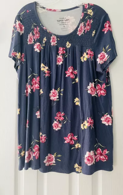 Torrid Super Soft Knit Tee Plus Size 0 Large Smocked Blue Floral Top Shirt