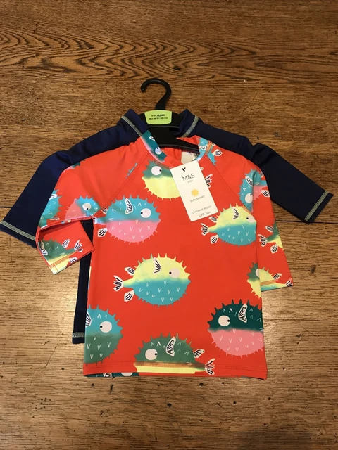 Costume da bagno per bambini M&S nuovo con etichette protezione solare 2-3 anni sole costume da bagno intelligente top