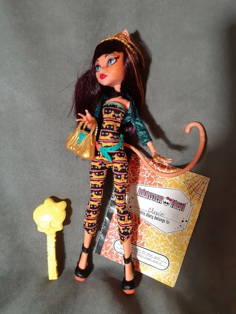 MONSTER MUÑECA CLEOLEI 