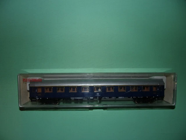 Voiture Voyageurs RMA 1ère Classe UIC – Vert/argent, échelle N (1/160) – N°1bis, Neuf