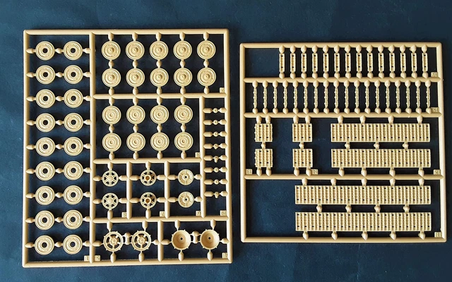 1/72 REVELL WW2 German  TIGER 2 Tracks, Road Wheels, Drive Sprocket & Idlers set
