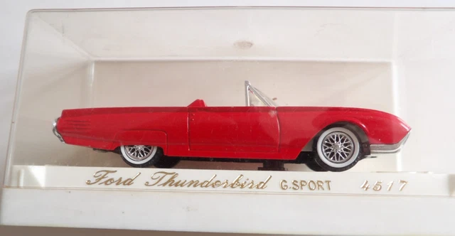 Pour les collectionneurs une Ford Thunderbird 1961