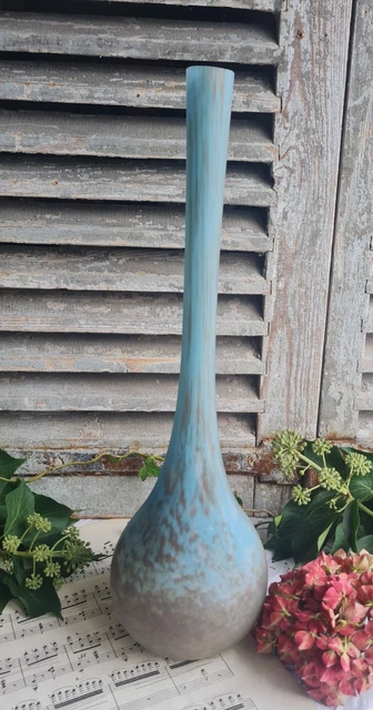 Grand vase soliflore en pâte de verre à décor floral