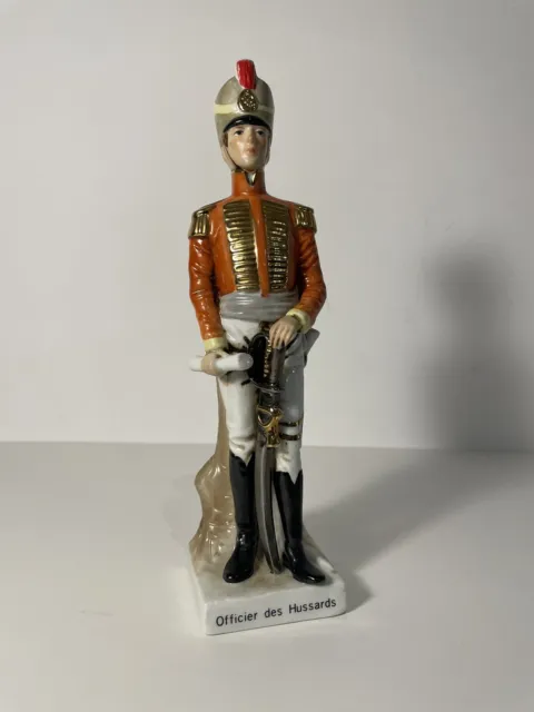 Figurine Officier Des Hussards De L ' Armée Napoléonienne En Porcelaine