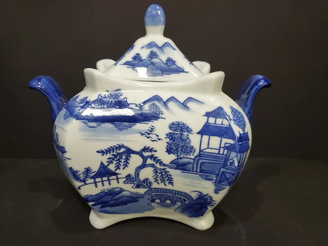 Vtg Asian Chinese Fine Porcelain Blue & White Soup Tureen 8"X8" W/Lid & Markings