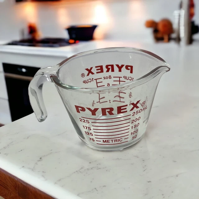 VINTAGE PYREX GLASS Measuring 1Cup Red Lettering Open Handle Model 508