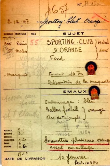 Deux insignes du Sporting club d'Orange édité en 1947