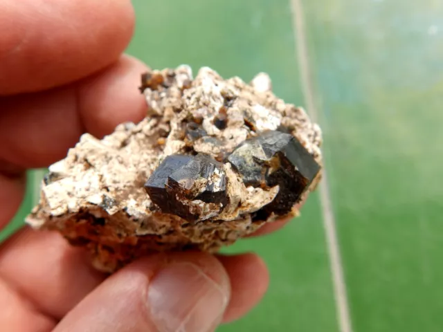 Minerales" Bonitos Y Perfectos Granates Negros Matriz De Ortosa Marruecos-3C15 " 3