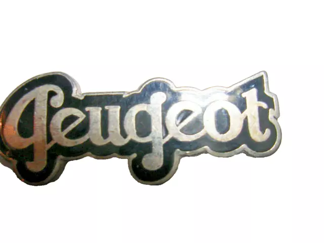 Pin's  Voitures  /  Sigle  Peugeot  /Superbe