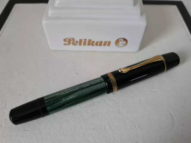 Pelikan 100N "OM" CN-Feder Kolbenfüller Füllhalter grün-marmoriert 1937-1949