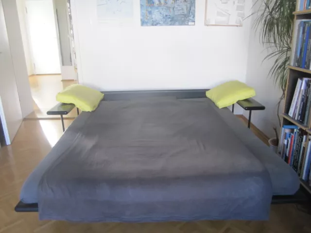 schlafsofa (fa. arflex), stahlrohrgestell schwarz, integralschaum, 216x208x46cm