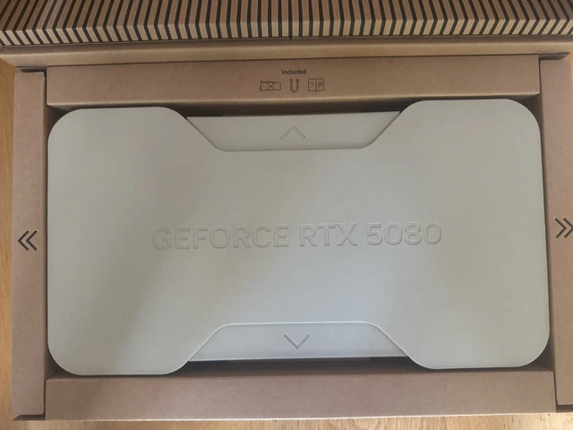 NVIDIA GeForce RTX 5080 Founders Edition : surprise avec un branding