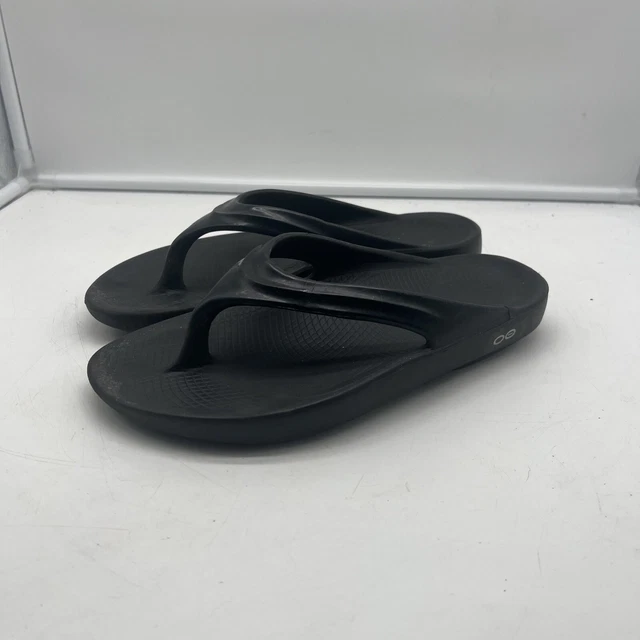 Oofos Womens Sz 10 Mens Sz 8 Black Slip On Thongs Flip Flop Sandals