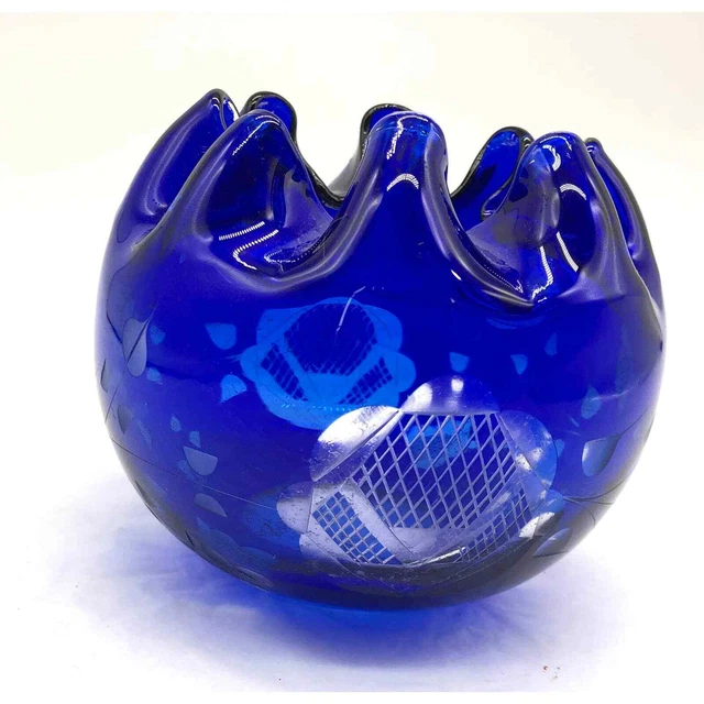 Gorgeous Cobalt Cut To Clear Pinch Crimped Ruffled Edge Bowl