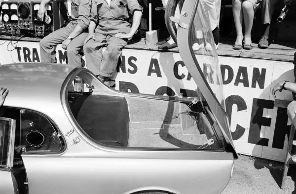 Bernard Consten & Jose Rosinski's Rene Bonnet Djet Le Mans 1962 Racing Old Photo