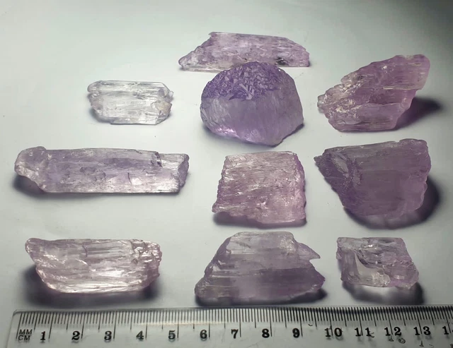 Kunzite Crystals Rough Lot Spike Termination Natural Color Top Quality 271 Grams