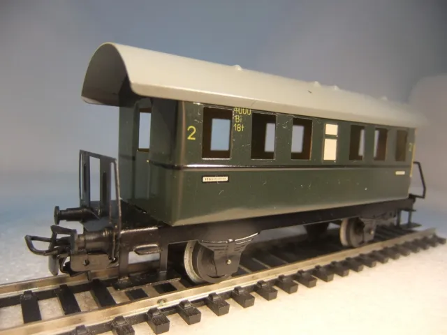 HO gauge Vintage Marklin 4000 - 2nd Class 4 Wheel Passenger Coach - MINT - Boxed