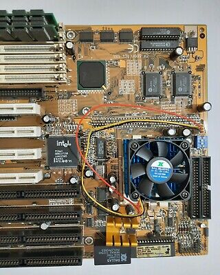 Gigabyte ga-586hx Socket 7 ISA + scheda madre Intel Pentium 200mhz + 128mb Edo-RAM 3
