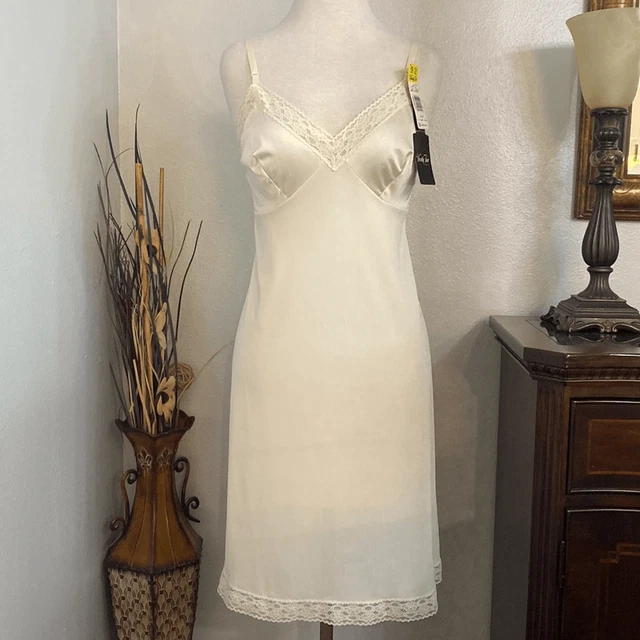 Vanity Fair Vintage Made In USA Ivory Slip Size 38