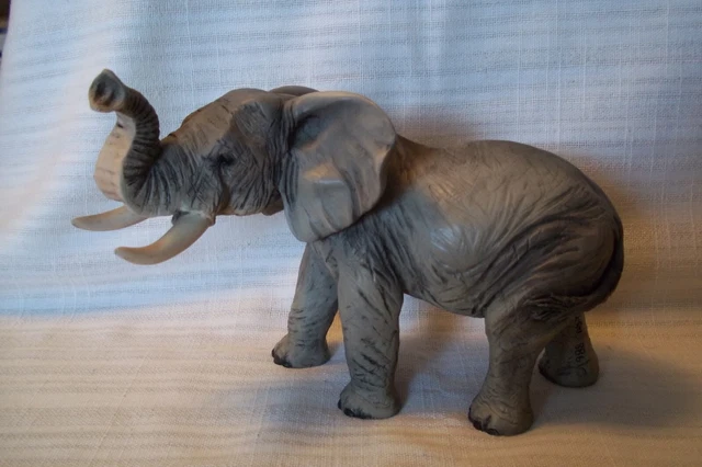*** VINTAGE Castagna Original Elephant Standing Figurine Trunk Up Made in Italy