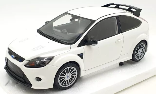 Minichamps 1/18 Scale Diecast 100 080002 - Ford Focus RS 2010 - White