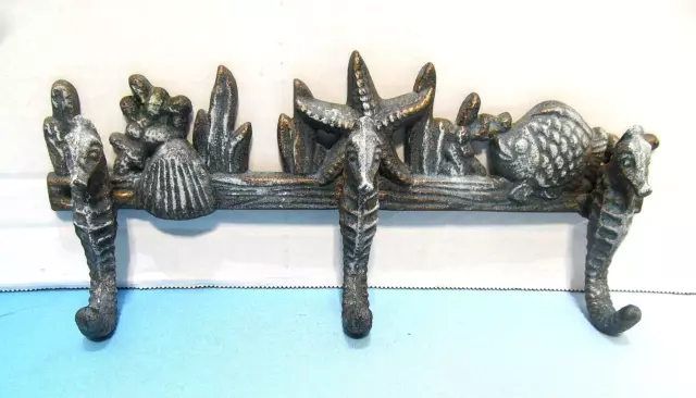 Stonebriar Beach House Turquoise Patina Cast Iron Seahorse Wall Hooks (3 hooks)