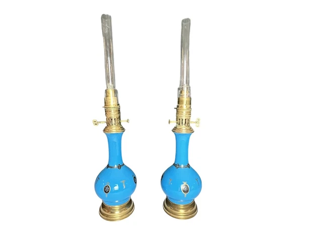 PAIRE DE LAMPES A Petrole Anciennes EUR 190,00 - FR