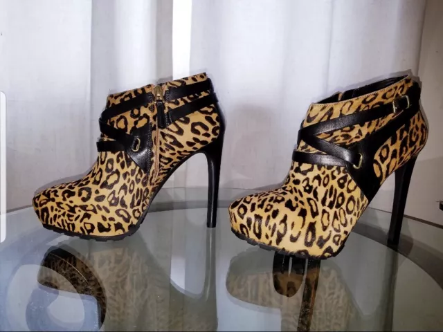 NWT GUESS IGORALY Leather & Calf hair leopard  boots brand new never worn 10 m