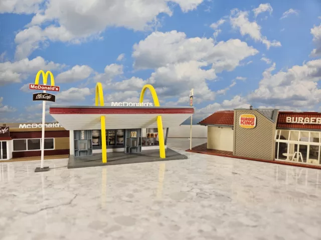 Pro-Built Vollmer HO Scale McDonalds, McCafe, and Burger King Restaurants