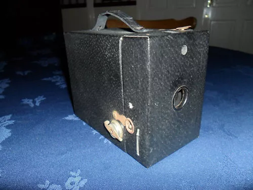 Cámara Kodak Brownie Box No 2 Cartucho De Hawkeye Modelo C Cámara En Relieve