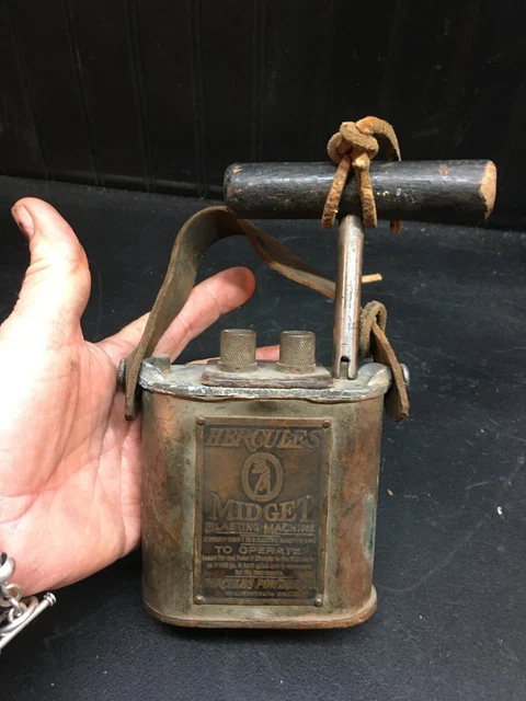 Vintage 1930’s, 1940's, WWII, HERCULES Blasting Machine 1 to 5 caps w/key/handle