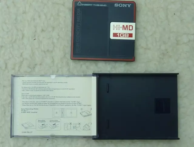 Sony Hi-MD minidisc 1gb in Case. Content unknown