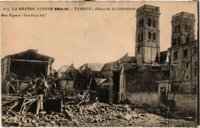 CPA Military Verdun - Place de la Cathédrale (92013)