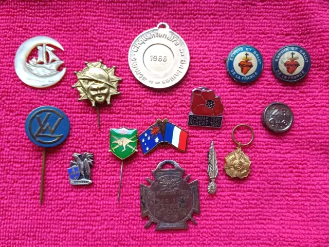 Ww1 Lot Medailles Et Insignes Commemo Divers