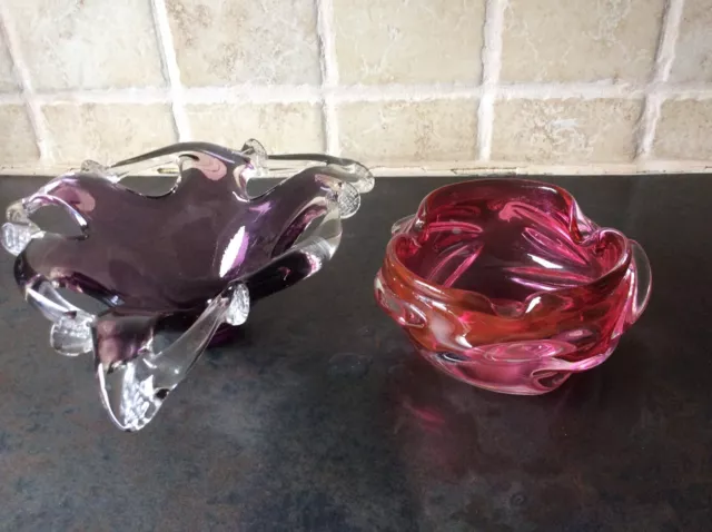 2off COLLECTABLE CRANBERRY SHAPED & PURPLE HANDCRAFTED GLASS BOWLS