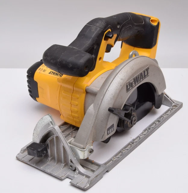 DEWALT Atomic 20V MAX Lithium-Ion Cordless Brushless 4-1/2 In. Circular Saw Kit W/ Compact 4.0Ah & 1.7Ah Battery & Charger DCS571E1WDCB240 - View #8