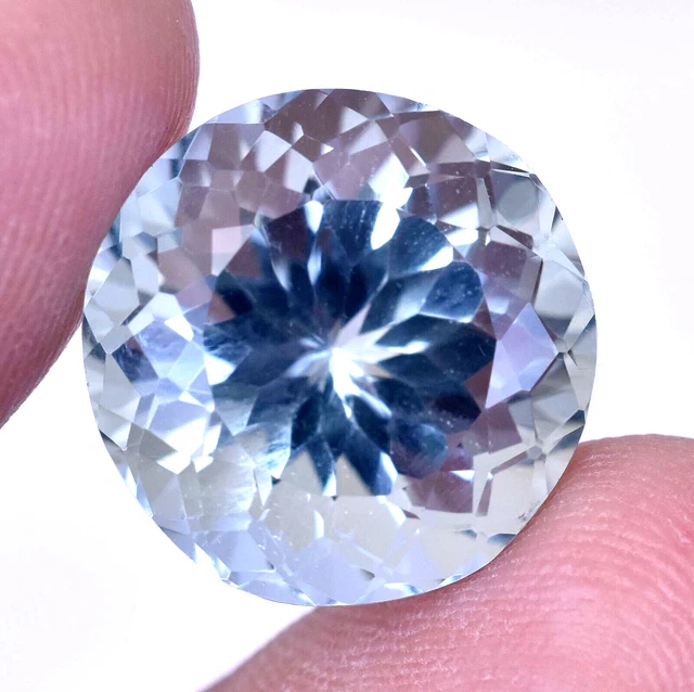 Fine aigue-marine bleue 3,06 carats, pierre précieuse en béryl taille Fine aigue-marine bleue 3,06 carats, pierre précieuse en béryl taille