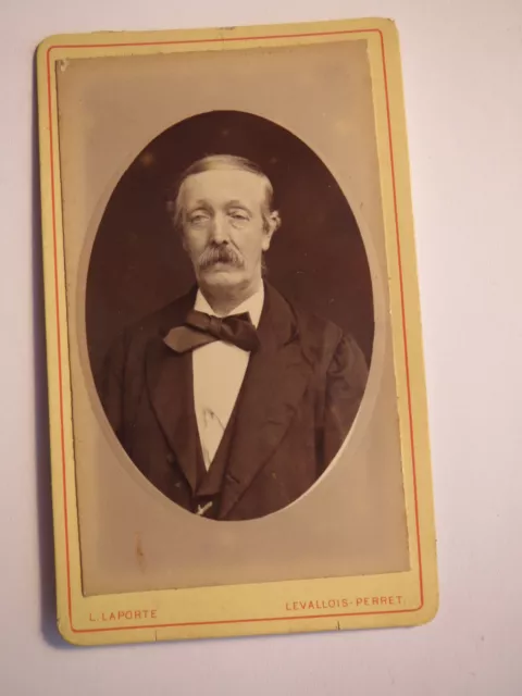 Levallois-Perret - vecchio con barba in abito - ritratto / CDV Francia