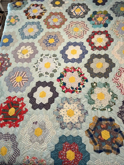 Vintage Handmade Hand Quilted Grandmothers Flower Garden Quilt 79x87 twin #236