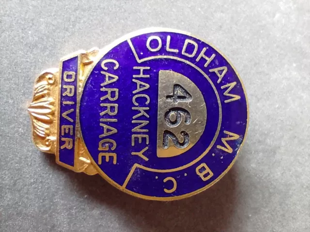 Enamel Oldham M.B.C. Hackney Carriage Taxi Driver Number 462 Badge Original