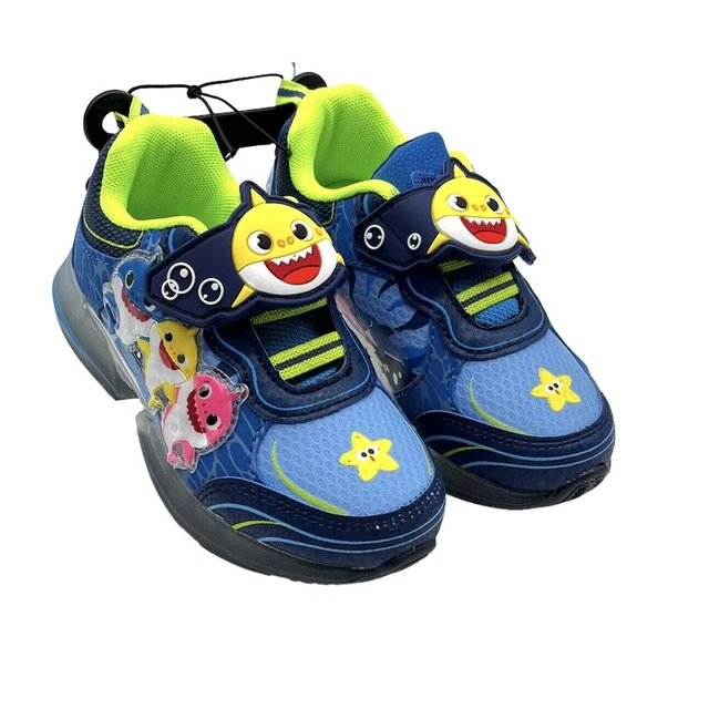 BABY SHARK BOYS Toddler Light Up Athletic Shoes, Boys Size 7 Lights Up